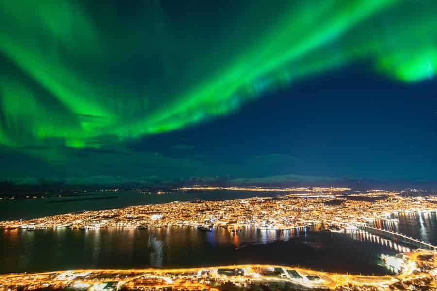 Tromsø: Abendliche Berg- und Talfahrt mit der Seilbahn Fjellheisen. Foto: GetYourGuide