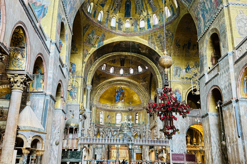 Veneza: Acesso prioritário à Basílica de São Marcos e tour guiadoTour em inglês