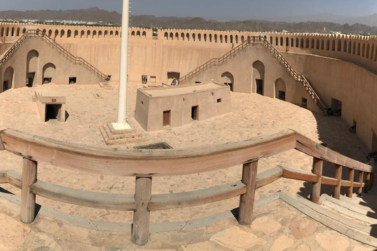 Muscat: 3-Day Oman Highlights Tour – Beach, Desert, Mountain
