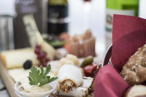 Innsbruck: Nordkette Mountain Picnic Backpack Experience Backpack Including Cable Car Ride