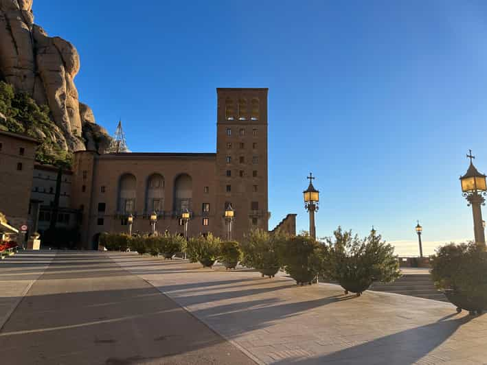 barcelona-montserrat-early-morning-tour-with-pickup-getyourguide