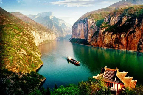 From Guilin: 6-Day Yangtze River Cruise with Excursions