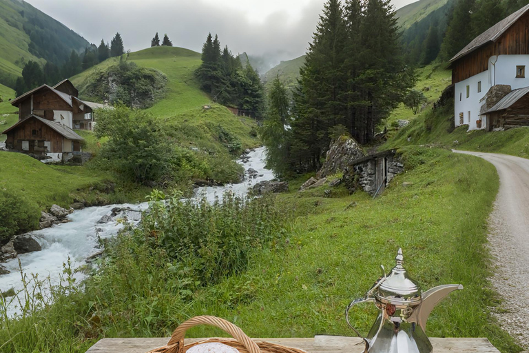 From Zurich or Lucerne: Stäubenfall Waterfall Hike & Picnic