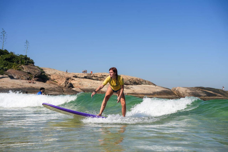 Lekcje surfingu: w Arpoador w Ipanema.