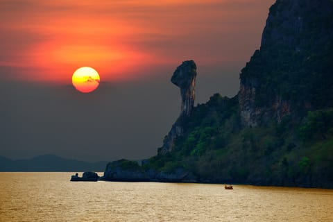 7 Islands sunset tour plus bioluminescent plankton + BBQ - Image 2