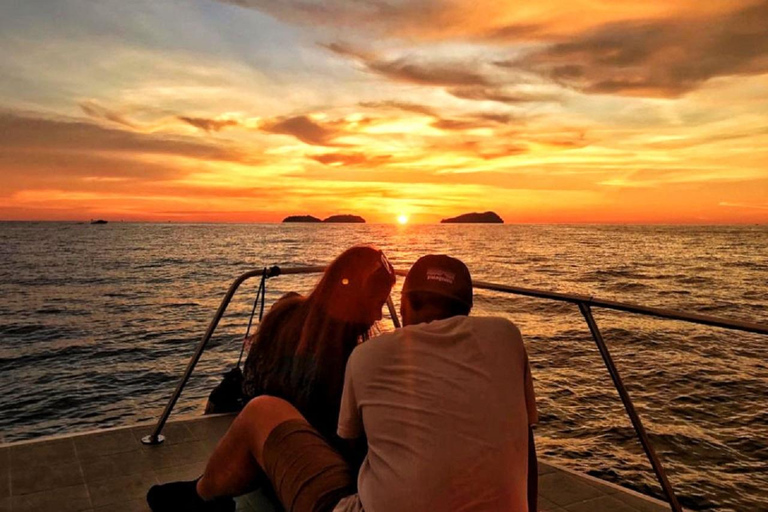 Crucero en dhow al atardecerOpción Estándar