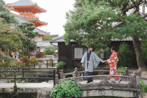 Kyoto: fotoshoot met een privé-vakantiefotograaf3 uur + 75 foto's op 3 locaties