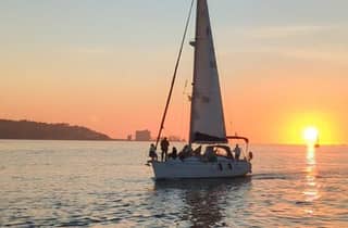 Lisboa:Sunset Sailing Tour auf dem Tejo mit Willkommensdrink