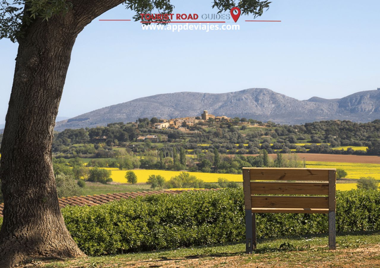 Barcelona: Excursión de un día a Besalú, Figueres y Girona con almuerzo