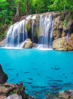 Viaje en barco increíble Río Kwai y Cataratas Erawan Tour de un día completo - Hizvo