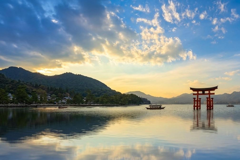 Miyajima Photo Walk | Floating Torii, Deer & Local Streets