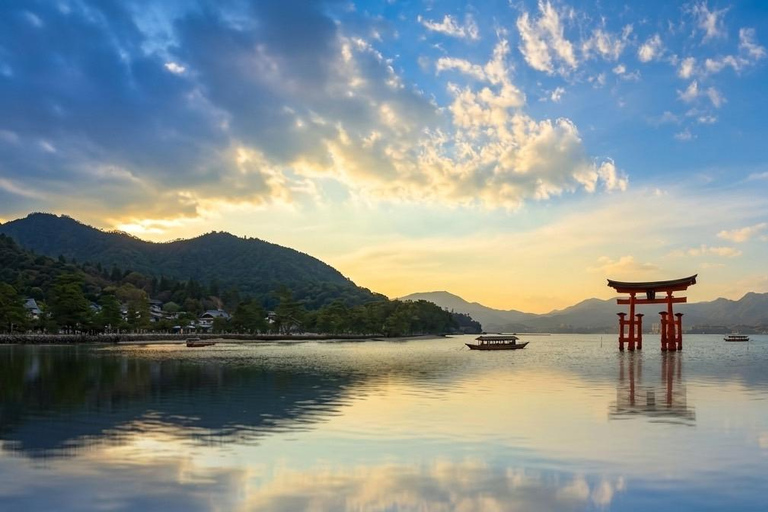 Miyajima Photo Walk | Floating Torii, Deer & Local Streets