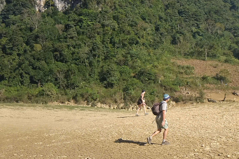 De Ha Noi: 2 dias de Trekking na Montanha do Olho de Anjo e de mota