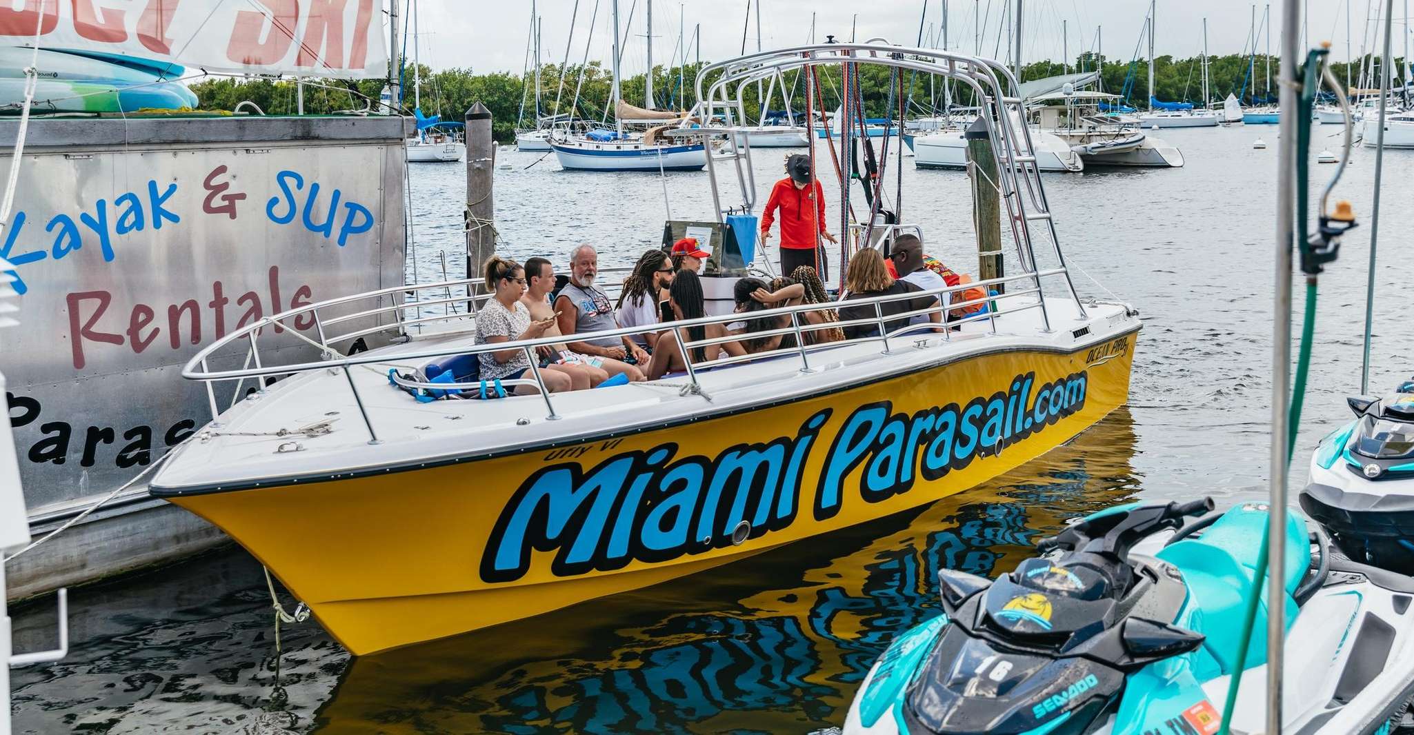 Miami, Parasailing Experience in Biscayne Bay - Housity