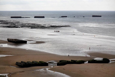 Normandy D-Day Beaches: Small Group Tour from Paris