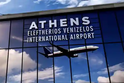 Transfert privé de l'aéroport d'Athènes au port du Pirée pour la croisière à l'hôtel