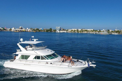 坎昆：豪华游艇之旅前往伊莎贝拉岛，主厨 #GMBSR55FUN坎昆：豪华游艇之旅，前往伊莎贝拉岛，主厨服务 #GMBSR55FUN