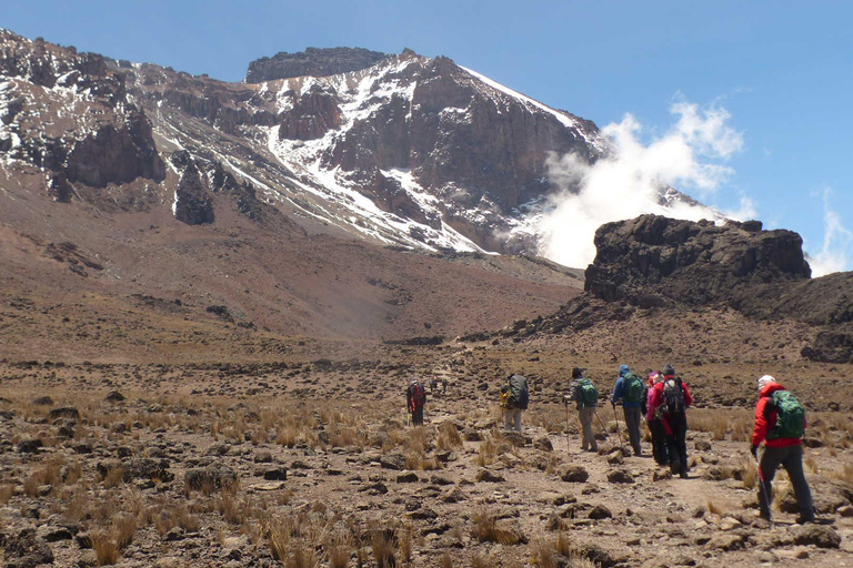 Äventyr 8-dagars Kilimanjaro Expedition och Chemka Hot Spring