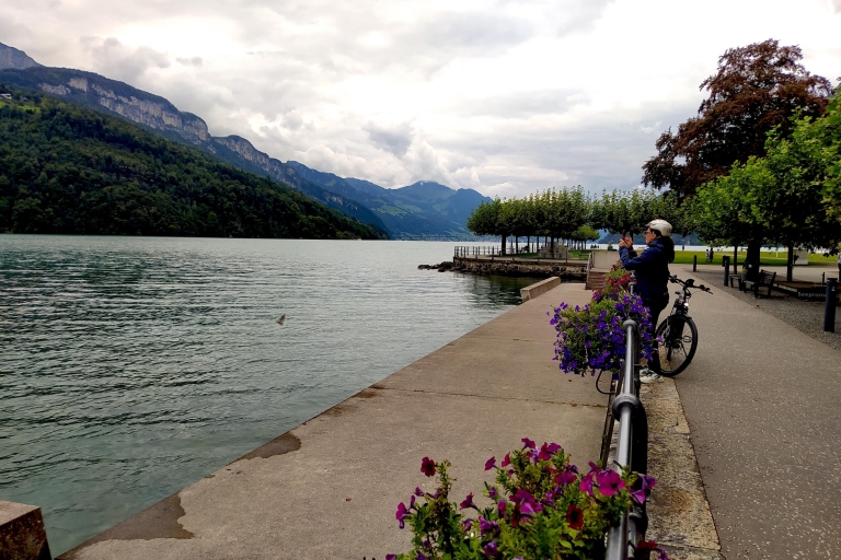 Swiss Army Knife Valley Bike Tour en Lake Lucerne CruiseVan Luzern: e-bike dagtour en bootcruise van Swiss Valley