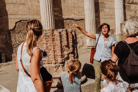 Pompeje: bilet wstępu i wycieczka z przewodnikiem z archeologiemWycieczka w j. hiszpańskim