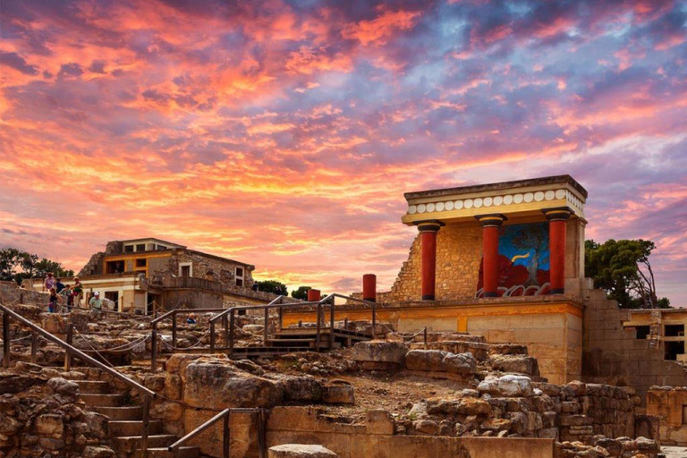 Palais minoen et musée archéologique de Knossos depuis Héraklion