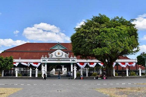Yogyakarta City Tour; Kraton, Water Castle, Prambanan Sunset