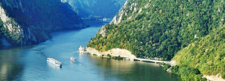 Gorges du Danube et aventure en bateau : excursion d'une journée depuis Bucarest