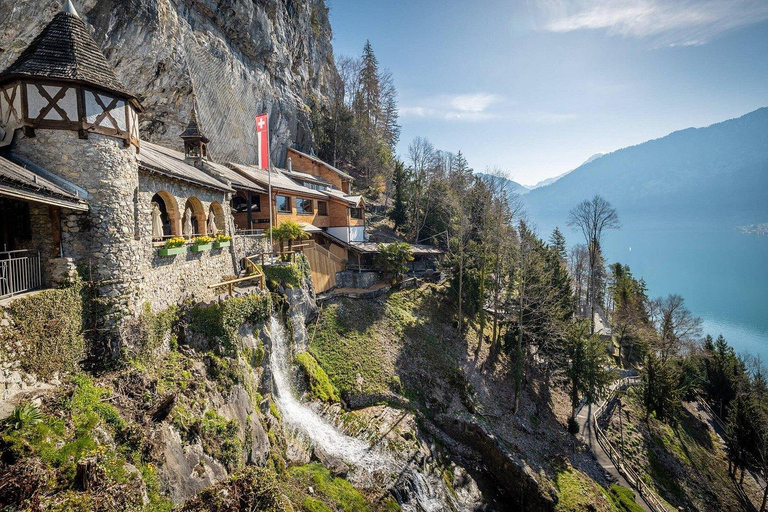 Vanuit Bazel: dagtrip naar Thun, rondvaart en St. BeatusgrottenRondleiding met kaasproeverij