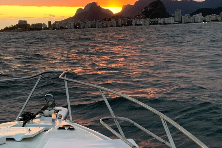 Rio de Janeiro: Rondvaart bij zonsondergang met Heineken Toast