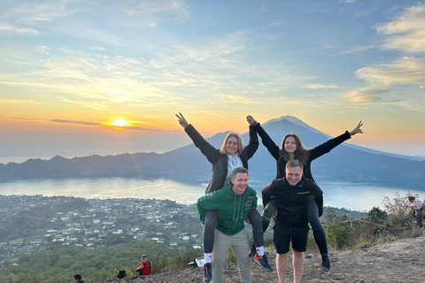 Bali: Mount Batur Sunrise Hike with Hot Springs & Breakfast