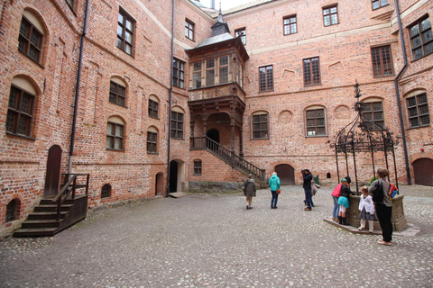 Stockholm: Grand Drottningholm and Gripsholm Castles Tour