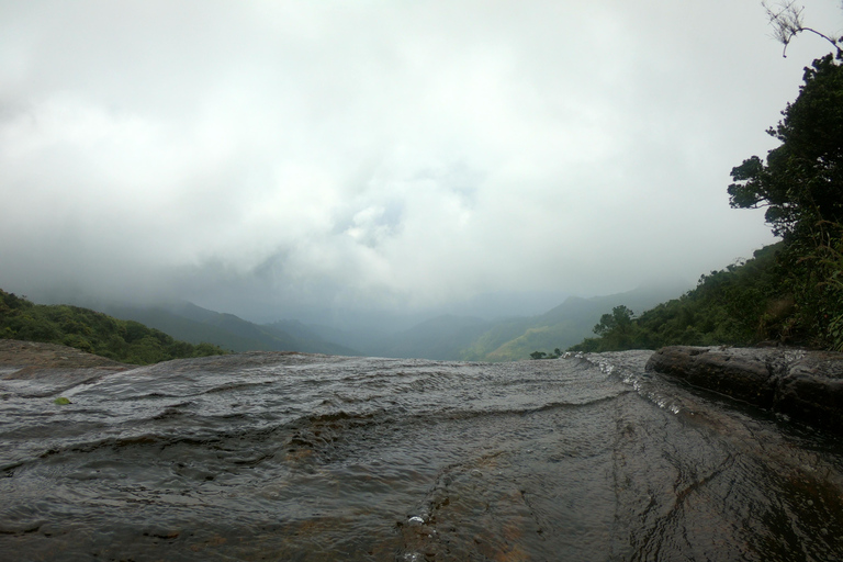 Kandy: Tour di un giorno delle cascate e dei villaggi locali con pranzo