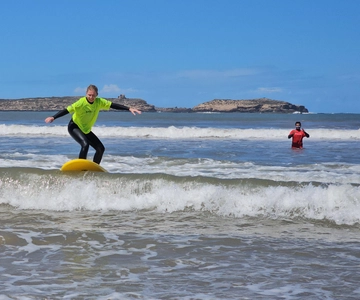 Essaouira: Clase de surf semiprivada con vestuario y ducha