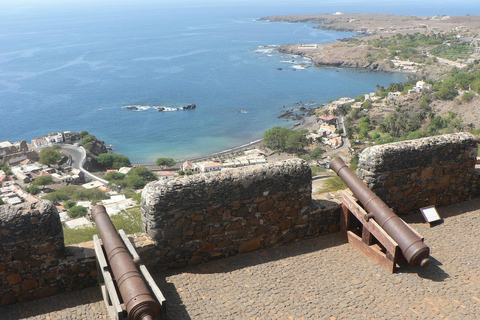 Praia: Cidade Velha and Praia Guided Tour