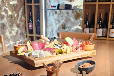 Tirana - Dua Vere – Albanian Wine Tasting Reserve Selection – with Barrel-Aged Raki (premium label)