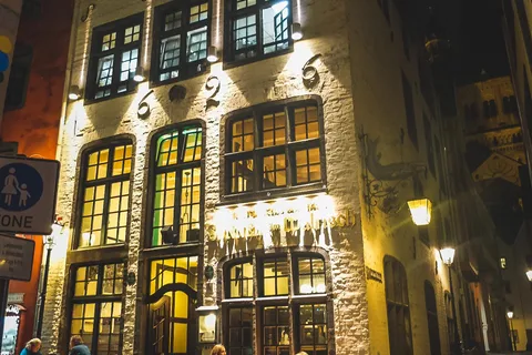 Colonia: El Lado Oscuro de la Gira Dom