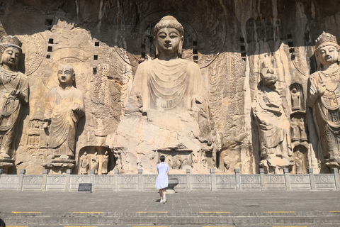 Tour privato: Grotte di Longmen, Tempio Shaolin e spettacolo di KungfuPick up da Zhengzhou: Guida in inglese Tour di un giorno tutto incluso