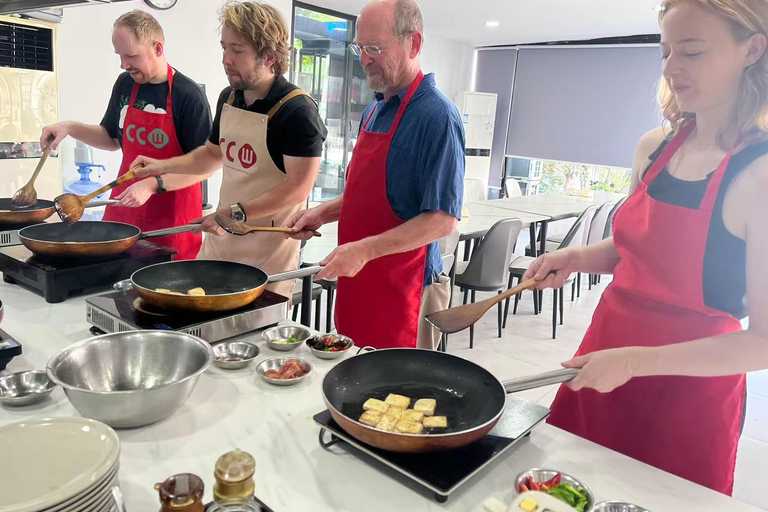 Shanghai: Food-Making Class and M50 Art District Tour Xiaolongbao Cooking Experience Private Course