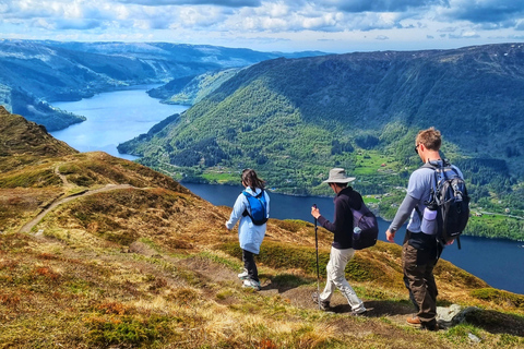 Bergen: Private Guided Fjord Hike