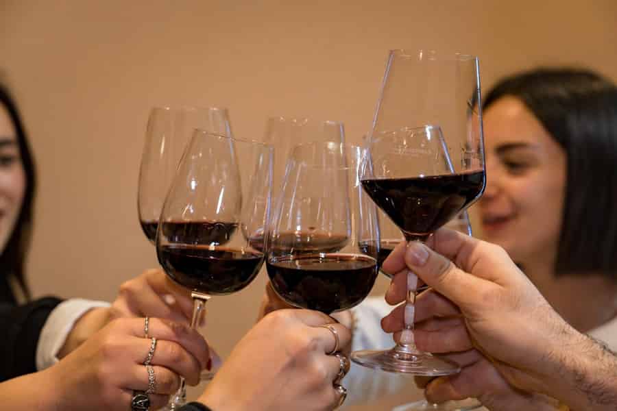 Weinprobe in Neapel mit gastronomischem Erlebnis und Speisen. Foto: GetYourGuide Weinprobe in Neapel mit gastronomischem Erlebnis und Speisen. Foto: GetYourGuide