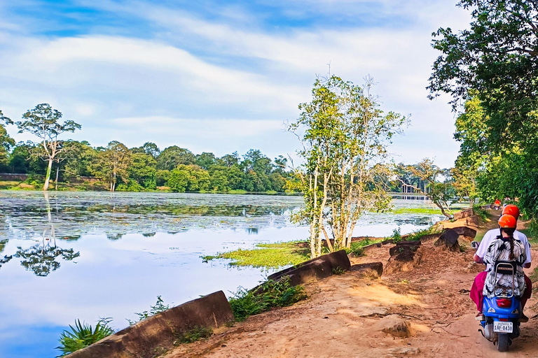 Siem Reap: Angkor Grand Circuit by VespaMorning start