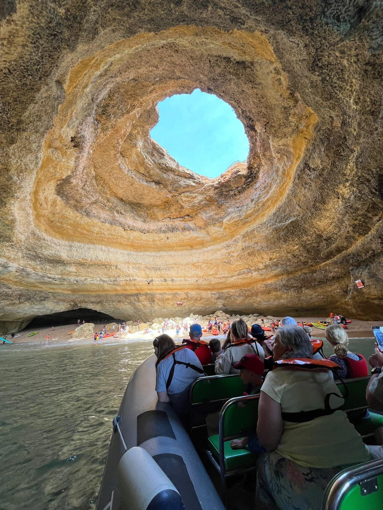 Alvor Boat Trips – Ausflug zu den Höhlen und Grotten von Benagil