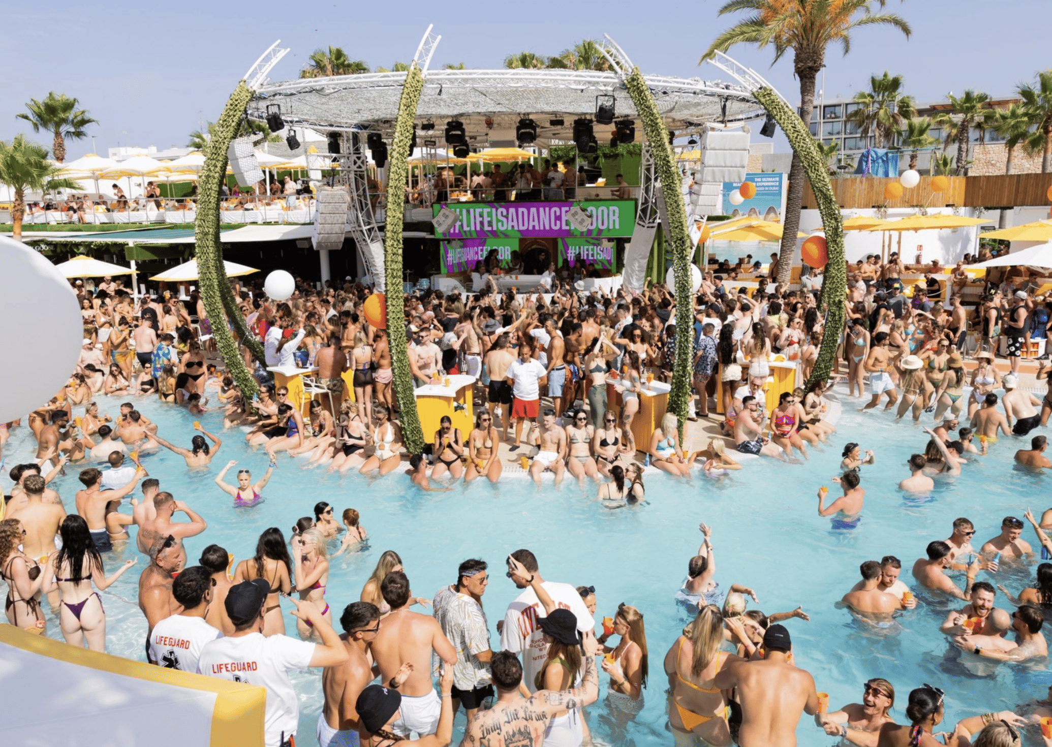 #1 Ibiza Pool Crawl mit O Beach, kostenlosen Drinks & VIP-Eintritt