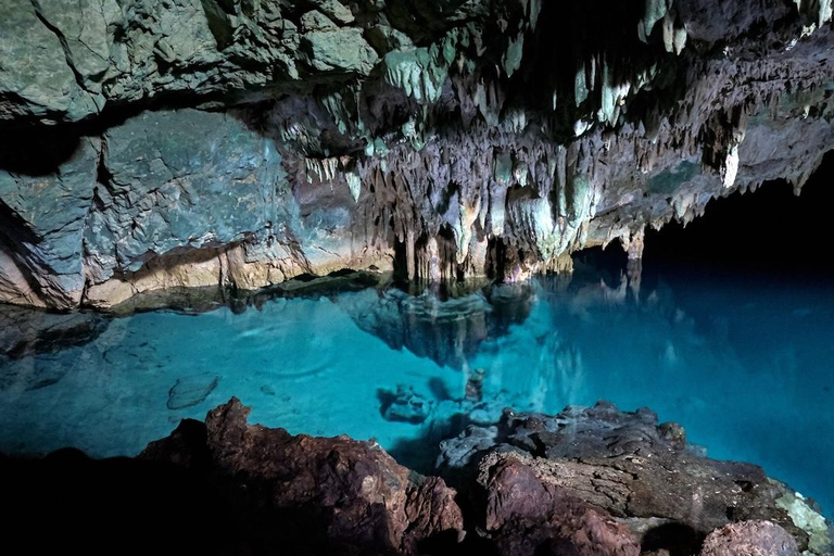 Labuan Bajo: Private Yacht Komodo-Inseln &amp; Manta-SchnorchelnPrivate Yachttour am Vormittag (13:00–19:00 Uhr) – Maximal 6 Gäste