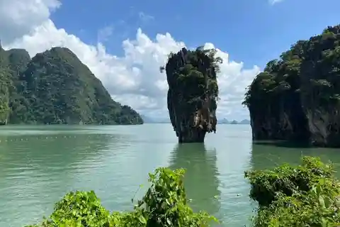 Au départ de Khaolak : tour en bateau sur l'île de James Bond