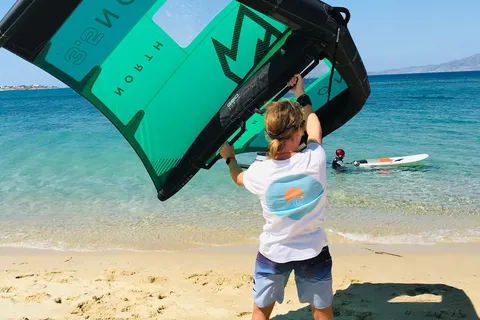 Naxos : Leçons de Wingfoilling par Amouditis Kite Center