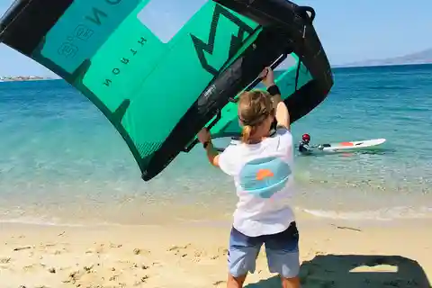 Naxos : Leçons de Wingfoilling par Amouditis Kite Center