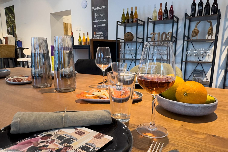 Neu-Ulm: Mallorcan wine or gin tasting with snacks Mallorcan gin tasting with snacks