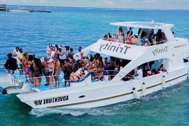 King of Kings Punta Cana – VIP Party Boat with DJ, Open Bar
