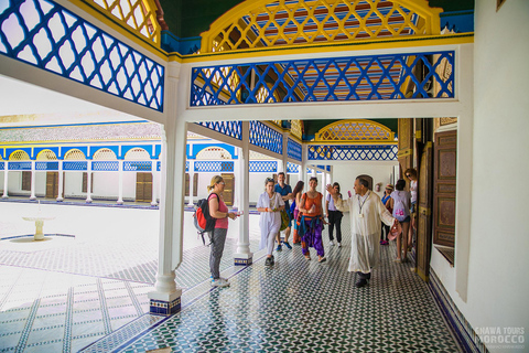 Marrakech: Palácio da Bahia, Mederssa Ben Youssef e excursão à MedinaTour em pequenos grupos